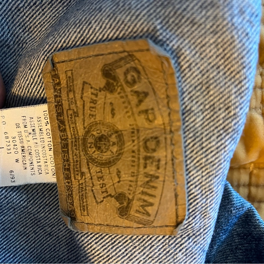 Vintage GAP Trucker Denim Jacket - Picture 5 of 5